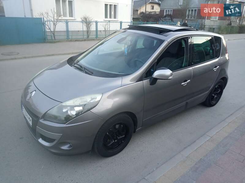 Renault Megane Scenic 2011