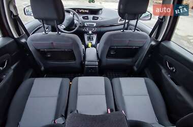 Минивэн Renault Megane Scenic 2012 в 