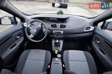 Минивэн Renault Megane Scenic 2012 в 