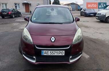Минивэн Renault Megane Scenic 2012 в 