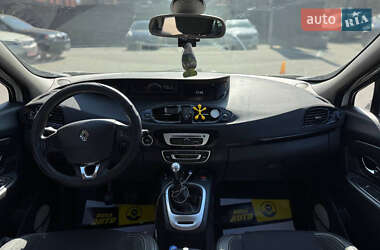 Минивэн Renault Megane Scenic 2014 в 