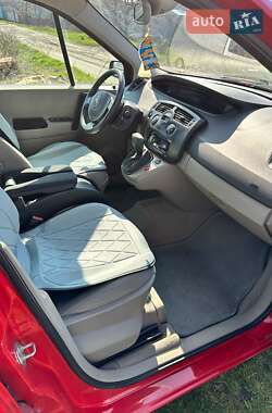 Минивэн Renault Megane Scenic 2004 в 