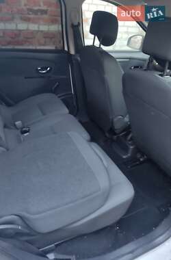 Минивэн Renault Megane Scenic 2012 в 
