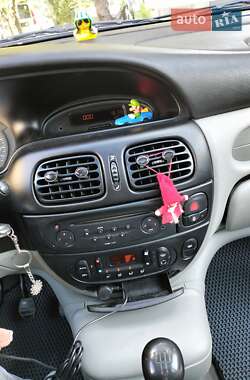 Минивэн Renault Megane Scenic 2000 в 