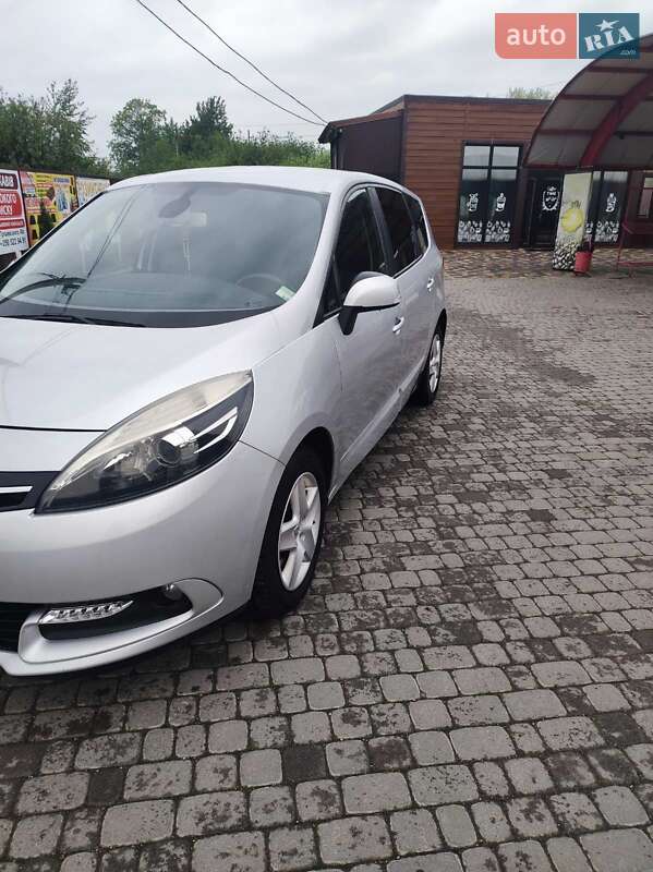 Минивэн Renault Megane Scenic 2014 в Надворной