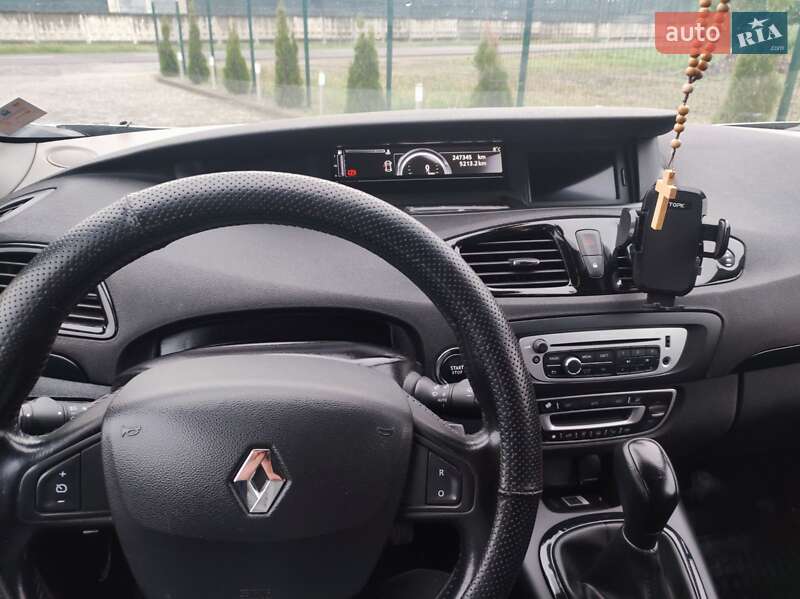 Минивэн Renault Megane Scenic 2014 в Надворной