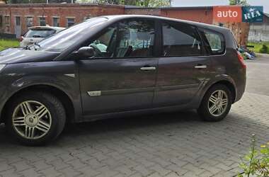 Минивэн Renault Megane Scenic 2004 в 