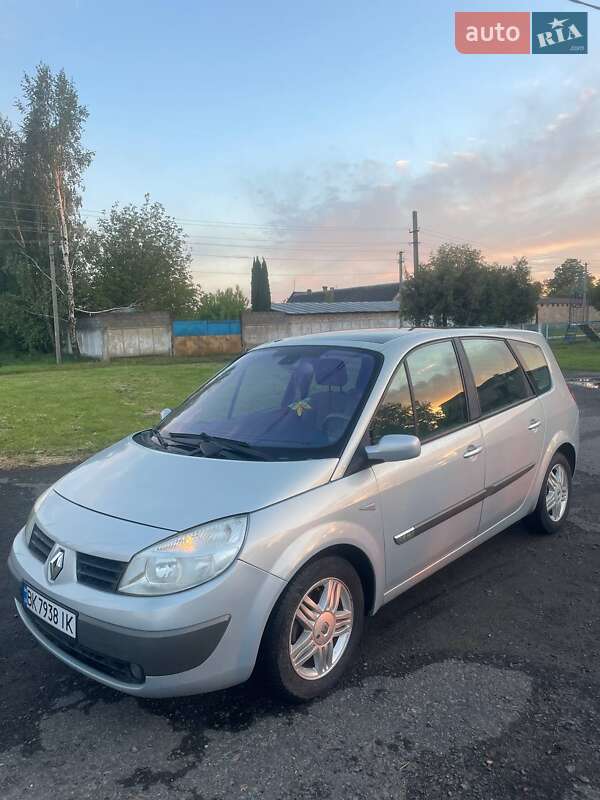 Минивэн Renault Megane Scenic 2004 в 