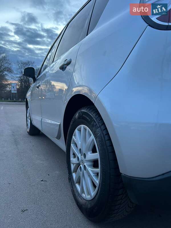 Мінівен Renault Megane Scenic 2014 в Ніжині