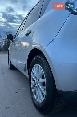 Мінівен Renault Megane Scenic 2014 в 