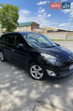 Минивэн Renault Megane Scenic 2010 в 