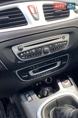 Минивэн Renault Megane Scenic 2010 в 