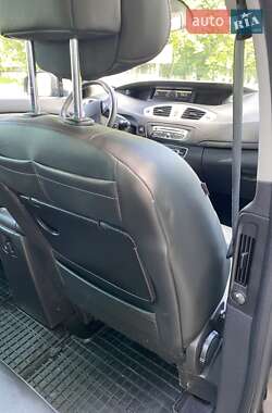 Минивэн Renault Megane Scenic 2010 в 