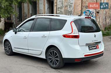 Мінівен Renault Megane Scenic 2012 в 