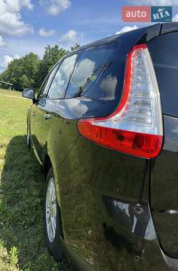 Мінівен Renault Megane Scenic 2010 в 