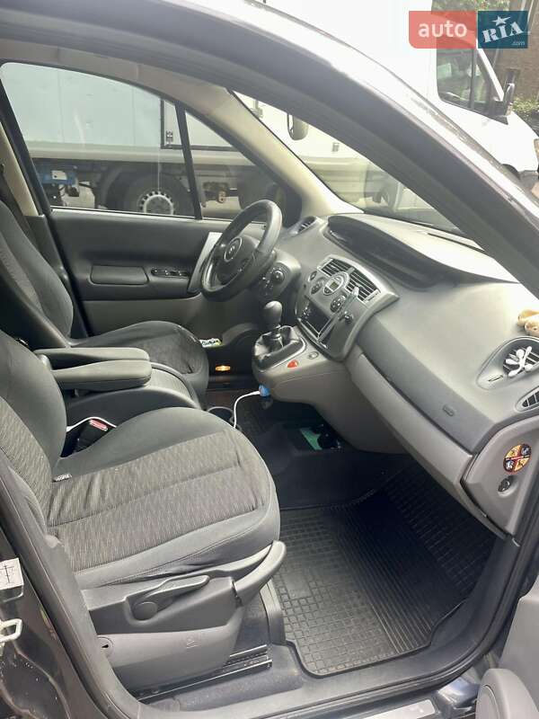 Минивэн Renault Megane Scenic 2007 в Киеве