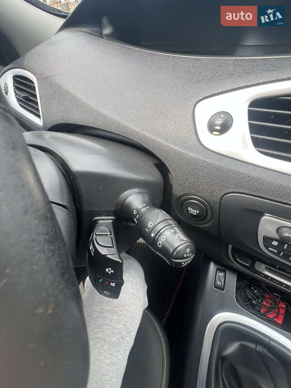 Минивэн Renault Megane Scenic 2010 в Киеве