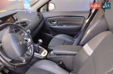 Мінівен Renault Megane Scenic 2014 в 