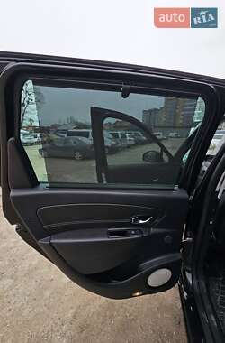 Минивэн Renault Megane Scenic 2015 в 