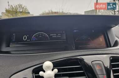 Минивэн Renault Megane Scenic 2015 в 