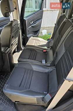 Минивэн Renault Megane Scenic 2015 в 