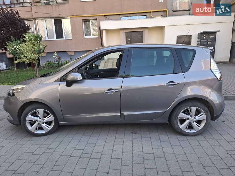 Renault Megane Scenic 2012
