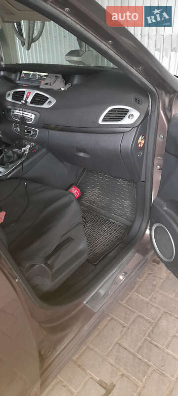 Минивэн Renault Megane Scenic 2010 в Славянске