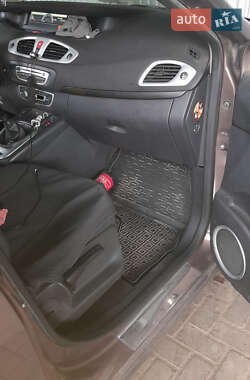 Мінівен Renault Megane Scenic 2010 в 