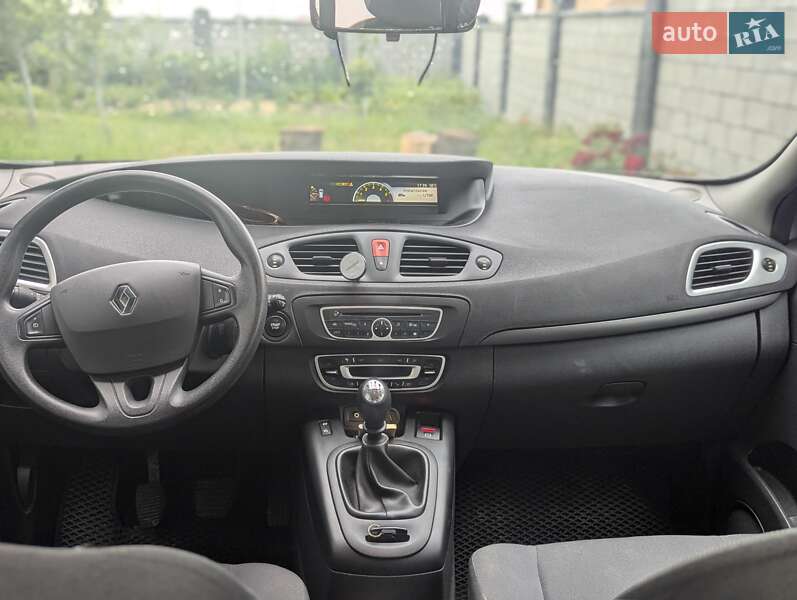 Мінівен Renault Megane Scenic 2010 в Рівному фото 6 Мінівен Renault Megane Scenic 2010 в Рівному