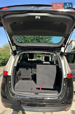 Минивэн Renault Megane Scenic 2015 в 
