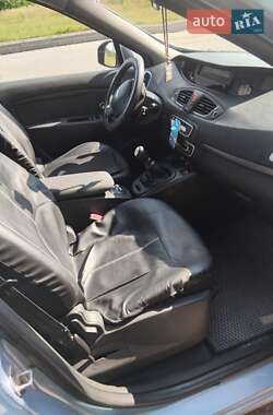 Минивэн Renault Megane Scenic 2009 в 