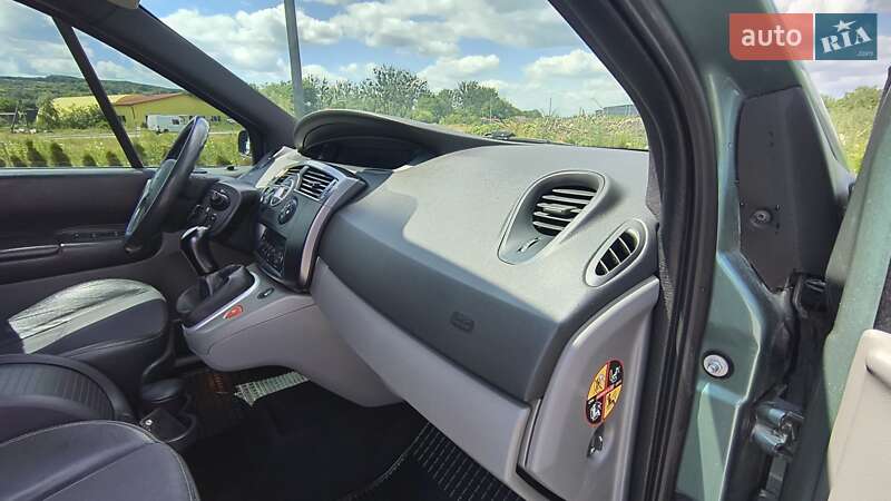 Минивэн Renault Megane Scenic 2005 в Золочеве