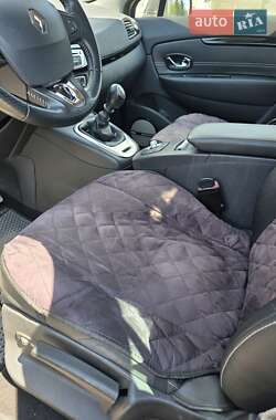 Минивэн Renault Megane Scenic 2015 в 