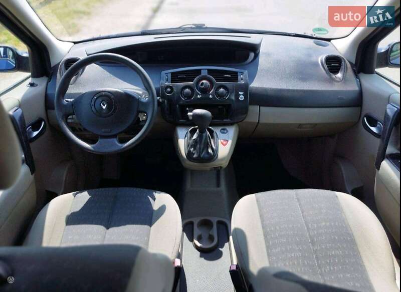 Минивэн Renault Megane Scenic 2005 в Межгорье