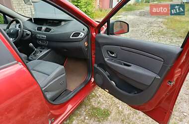 Минивэн Renault Megane Scenic 2010 в 