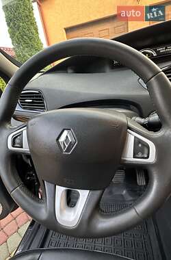 Минивэн Renault Megane Scenic 2012 в 