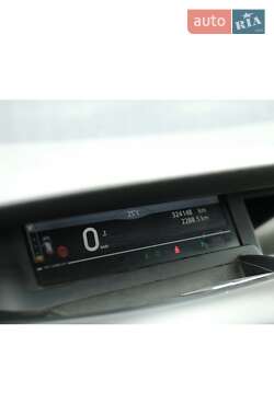 Мінівен Renault Megane Scenic 2011 в  фото 5 Мінівен Renault Megane Scenic 2011 в