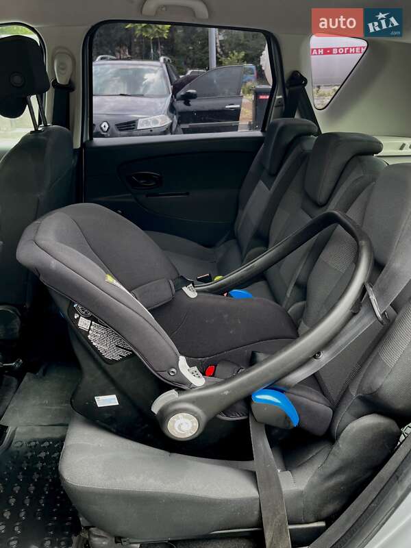 Минивэн Renault Megane Scenic 2011 в Каменец-Подольском