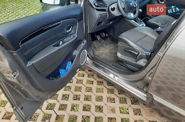 Минивэн Renault Megane Scenic 2012 в 
