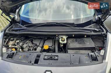 Минивэн Renault Megane Scenic 2012 в 