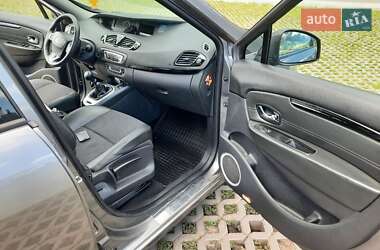 Минивэн Renault Megane Scenic 2012 в 