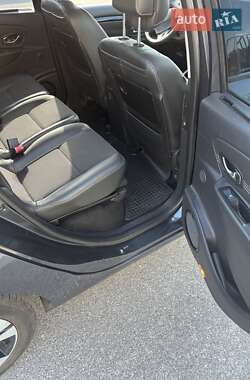 Минивэн Renault Megane Scenic 2011 в 