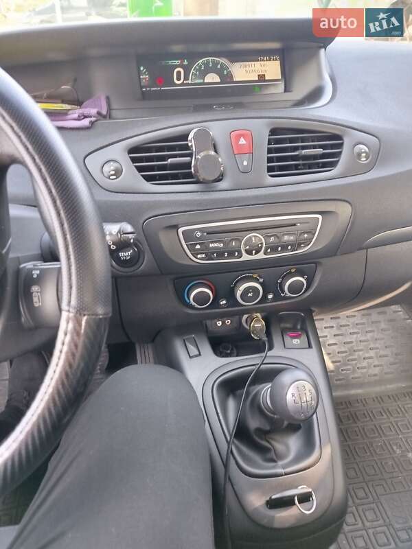 Минивэн Renault Megane Scenic 2011 в Киеве