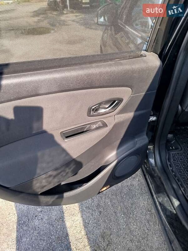 Минивэн Renault Megane Scenic 2011 в Киеве