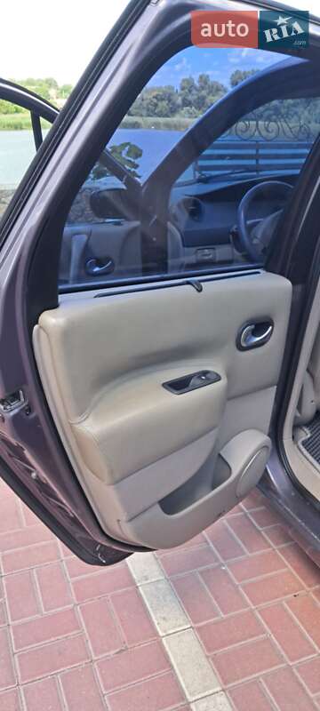 Минивэн Renault Megane Scenic 2004 в Малой Виске