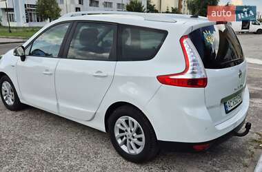 Минивэн Renault Megane Scenic 2015 в 