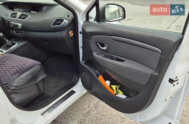 Минивэн Renault Megane Scenic 2015 в 