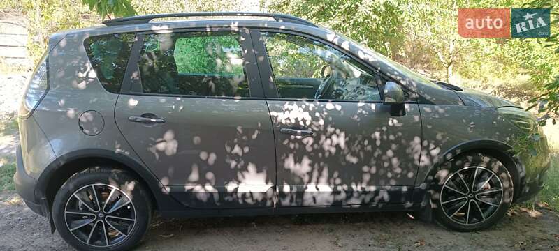 Універсал Renault Megane Scenic 2014 в Дніпрі