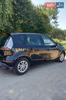Минивэн Renault Megane Scenic 2012 в 