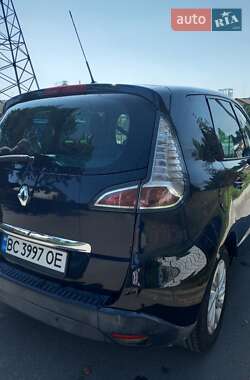 Минивэн Renault Megane Scenic 2012 в 